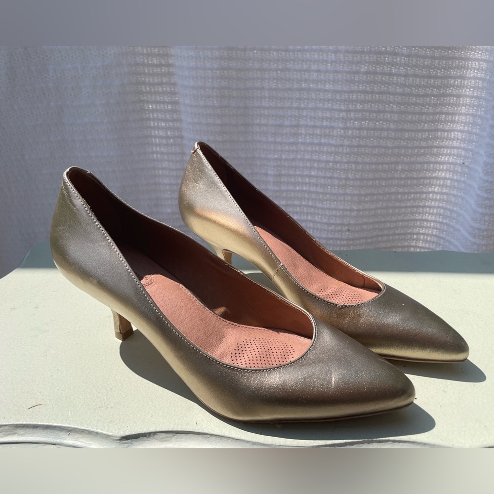 Corso como gold heels